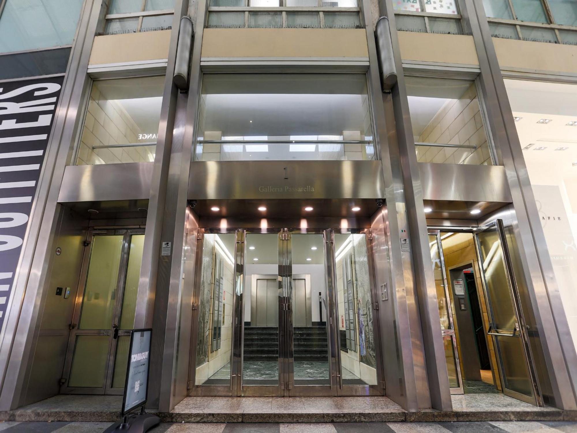 The Best Rent - Modern One Bedroom Apartment In San Babila Milan Exterior photo